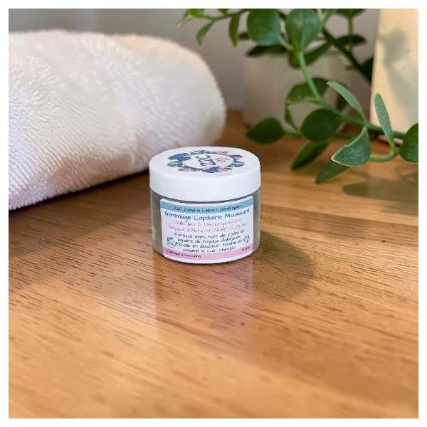 Gommage Capillaire Moussant – Pellicules & Démangeaisons