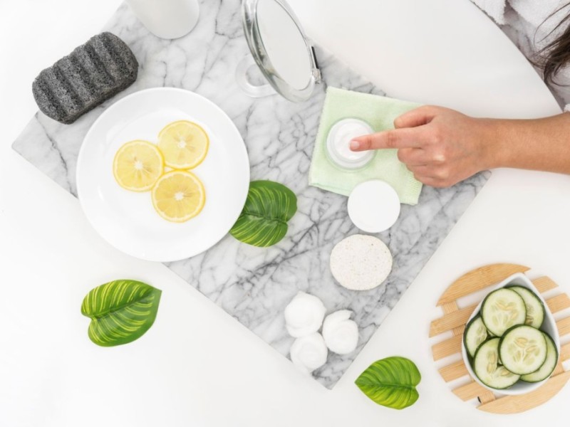 Routine visage naturelle : l’ordre correct des soins